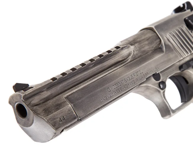 Magnum Research Desert Eagle .44 Magnum pistol, close-up detail - Popular Outdoorsman Magnum Research Desert Eagle .44 Magnum pistol, close-up detail